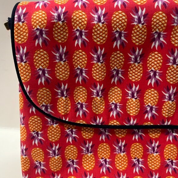 NEW Fly Pineapples Folding Cosmetic Toiletries Travel Makeup Case - Picture 3 of 9
